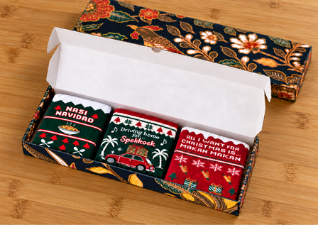 3 paar kerstsokken in batik cadeauverpakking